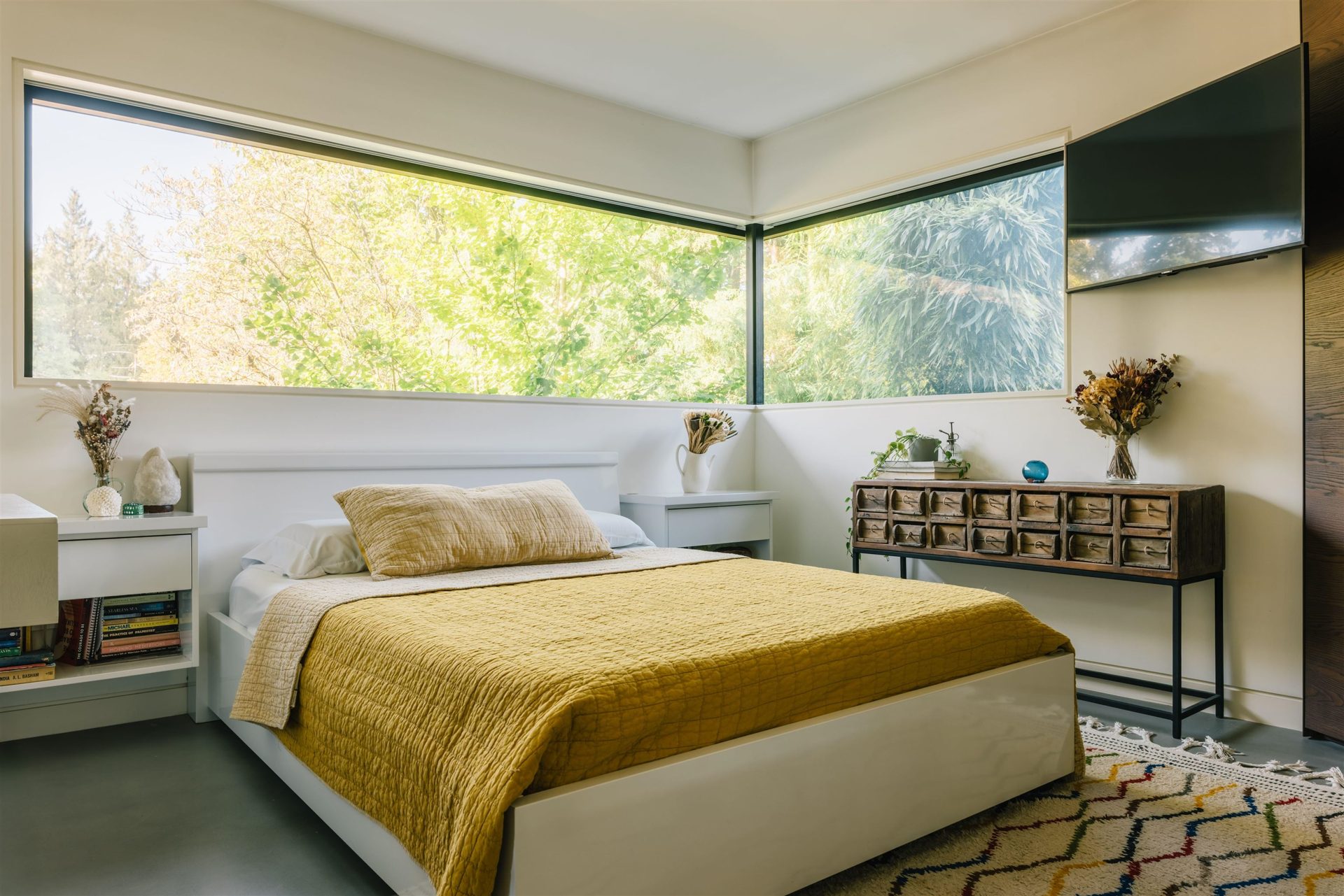 Master suite with corner window